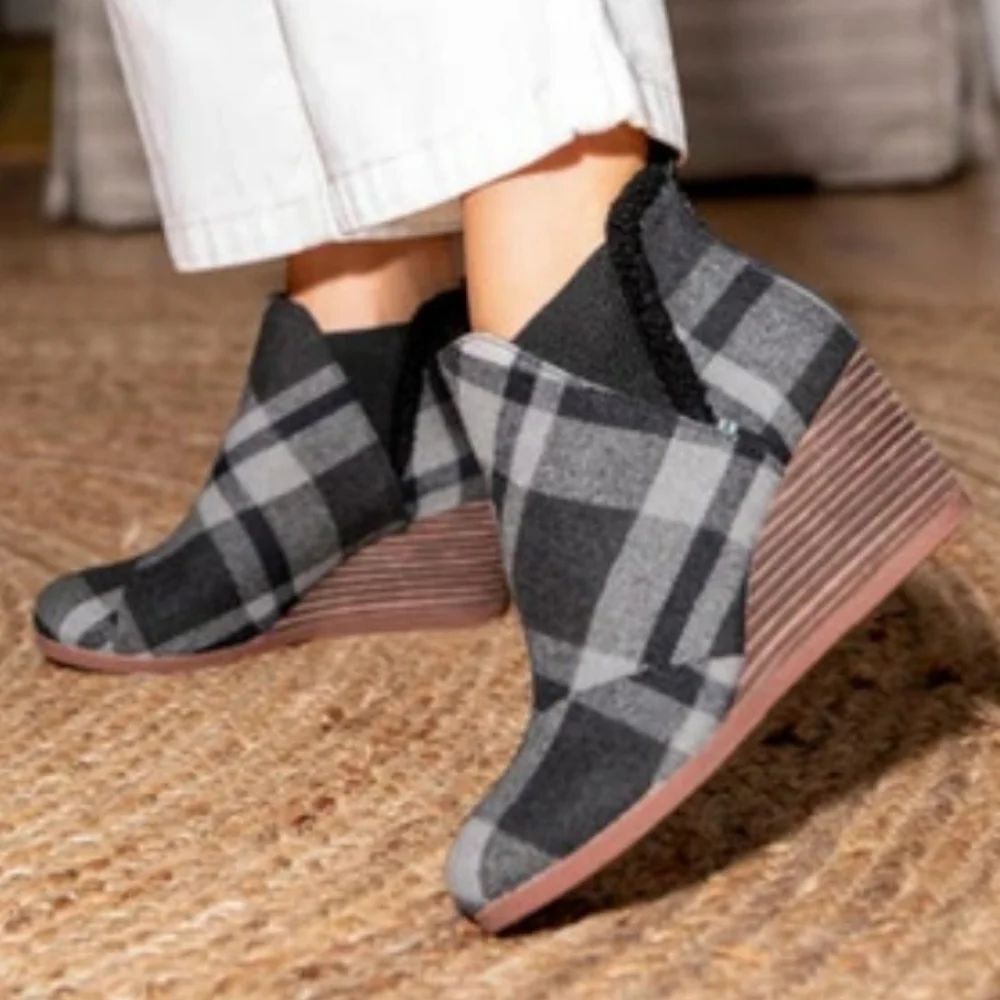 BRAND NEW TOMS CLARE PLAID WEDGE ANKLE WOMENS BOOTS